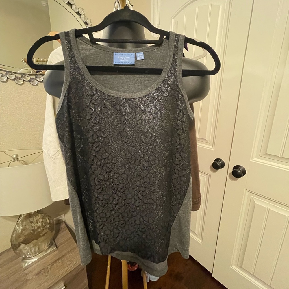 🛍️ 3 for $12 Simply Vera Vera Wang Black Lace Tank Top